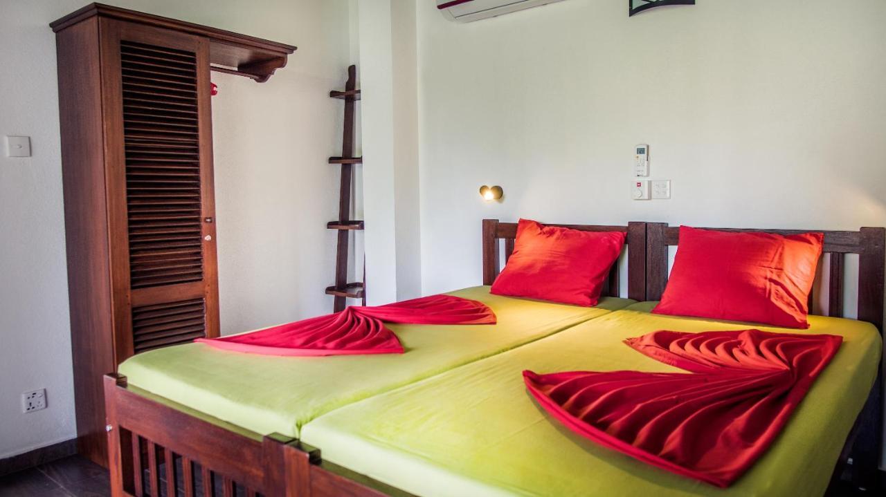 Апартаменты Sophie House Хиккадува Экстерьер фото